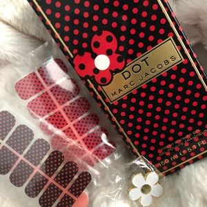 Marc Jacobs shower gel, rollerball